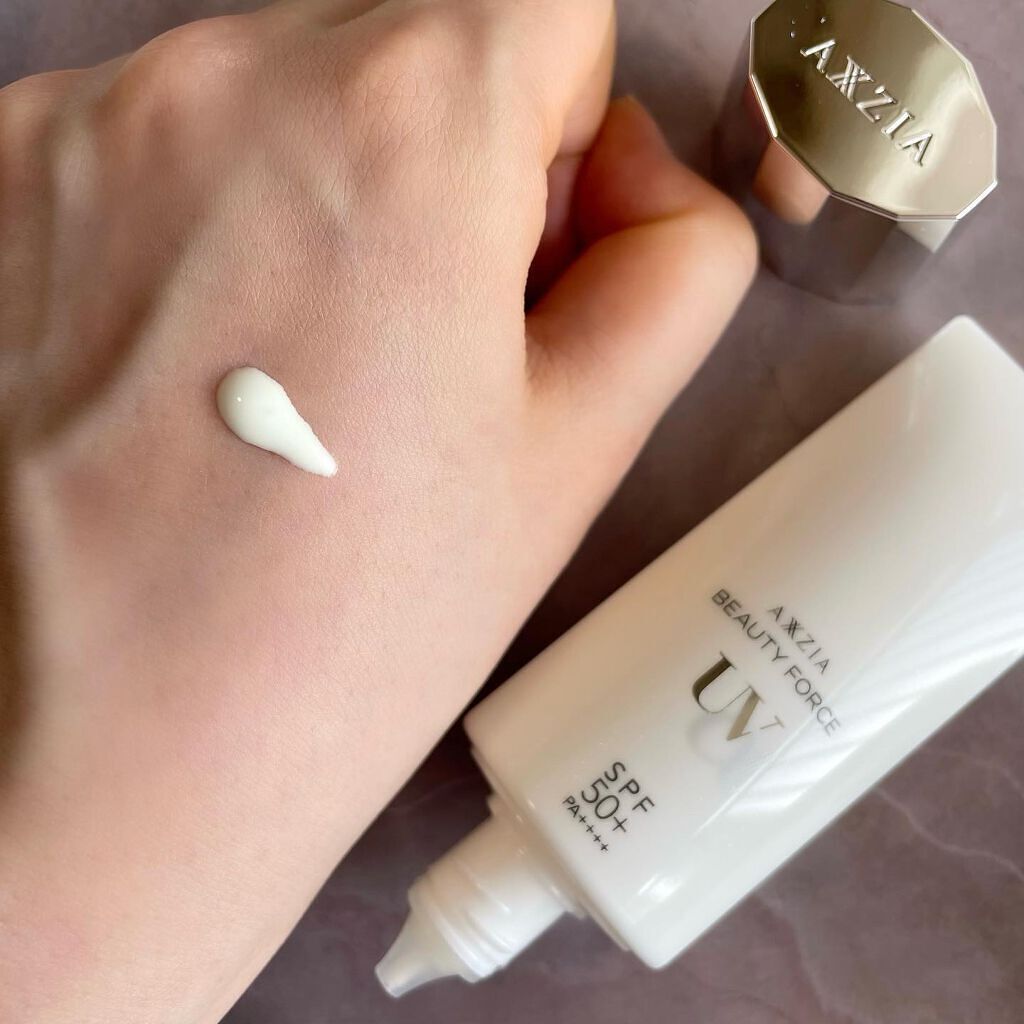 Солнцезащитный крем с ухаживающим составом против трех видов излучения AXXZIA Beauty Force UV Alfa SPF 50+ PA++++ — купить в Japrise Солнцезащитный крем с ухаживающим составом против трех видов излучения AXXZIA Beauty Force UV Alfa SPF 50+ PA++++ — фото товара Axxzia