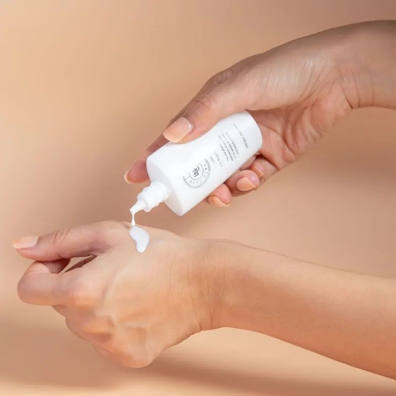 Эмульсия солнцезащитная с увлажняющим эффектом SPF 50+ PA++++ LNC UV Protector — купить в Japrise Эмульсия солнцезащитная с увлажняющим эффектом SPF 50+ PA++++ LNC UV Protector — фото товара Laennec Skincare