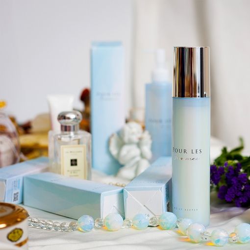 Гиалуроновый лосьон-бустер 2 в 1 для интенсивного увлажнения и упругости UTP Pour Les Femmes Moist Keeper