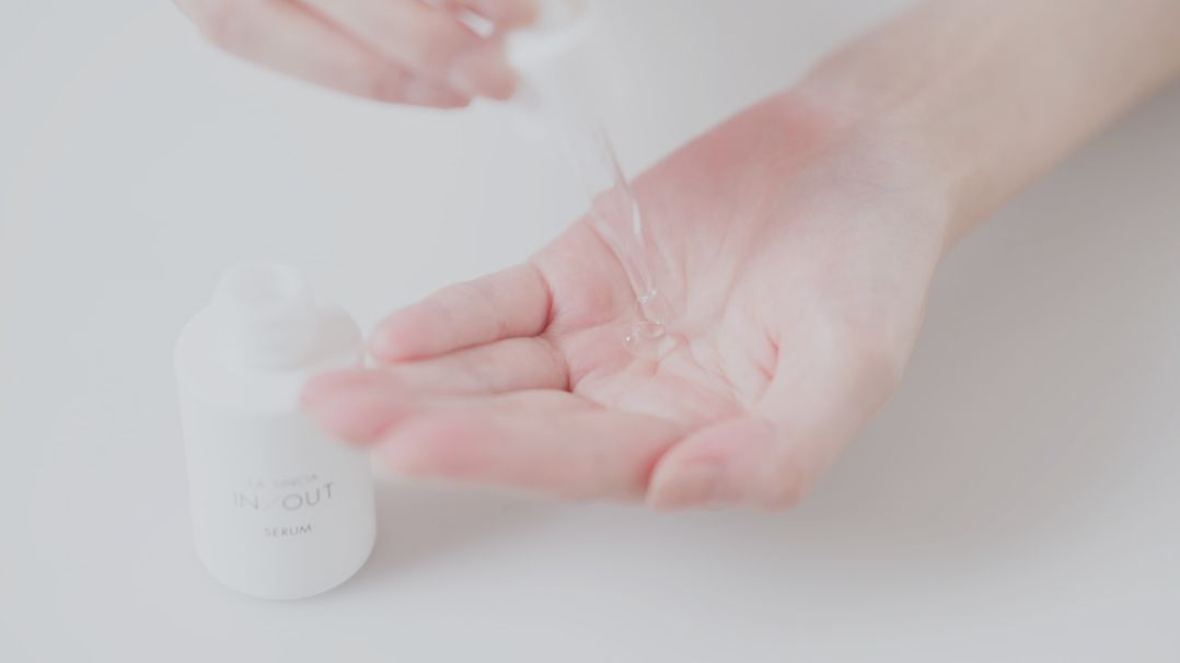 Антивозрастная сыворотка с ферментированными экстрактами La Sincia IN/OUT Serum — фото товара La Sincia