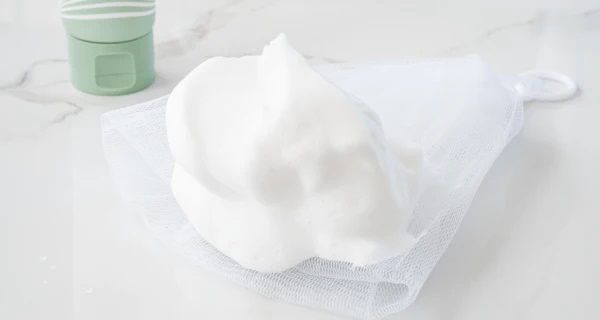 Лечебная пенка с сеточкой для умывания Ystella Balancing Acne Care Face Wash — фото товара Ystella