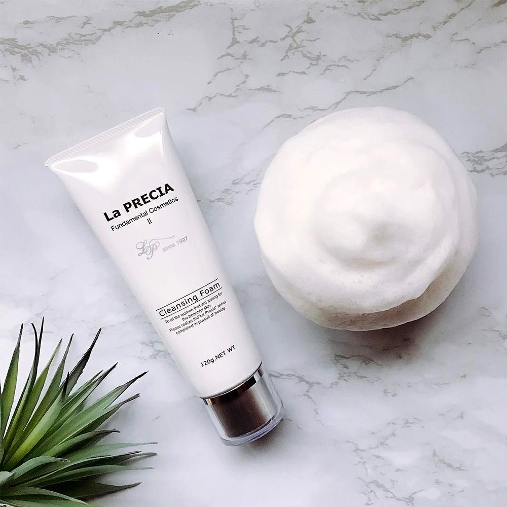 Очищающая пенка с экстрактом плаценты и морским илом UTP La PRECIA Cleansing Foam