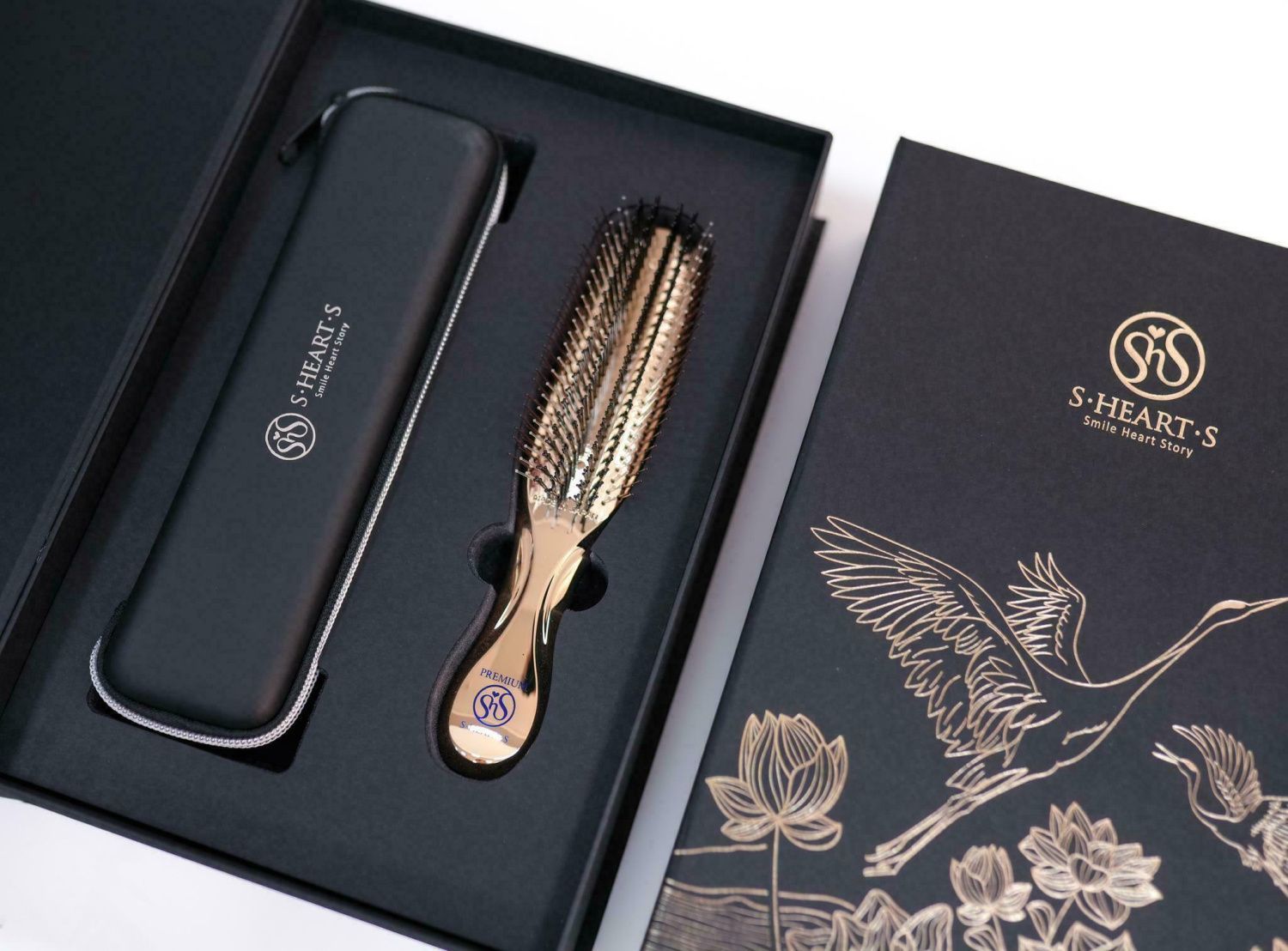 Премиальная расческа S-heart-S Scalp Brush Premium — купить в Japrise Премиальная расческа S-heart-S Scalp Brush Premium — фото товара S-HEART-S