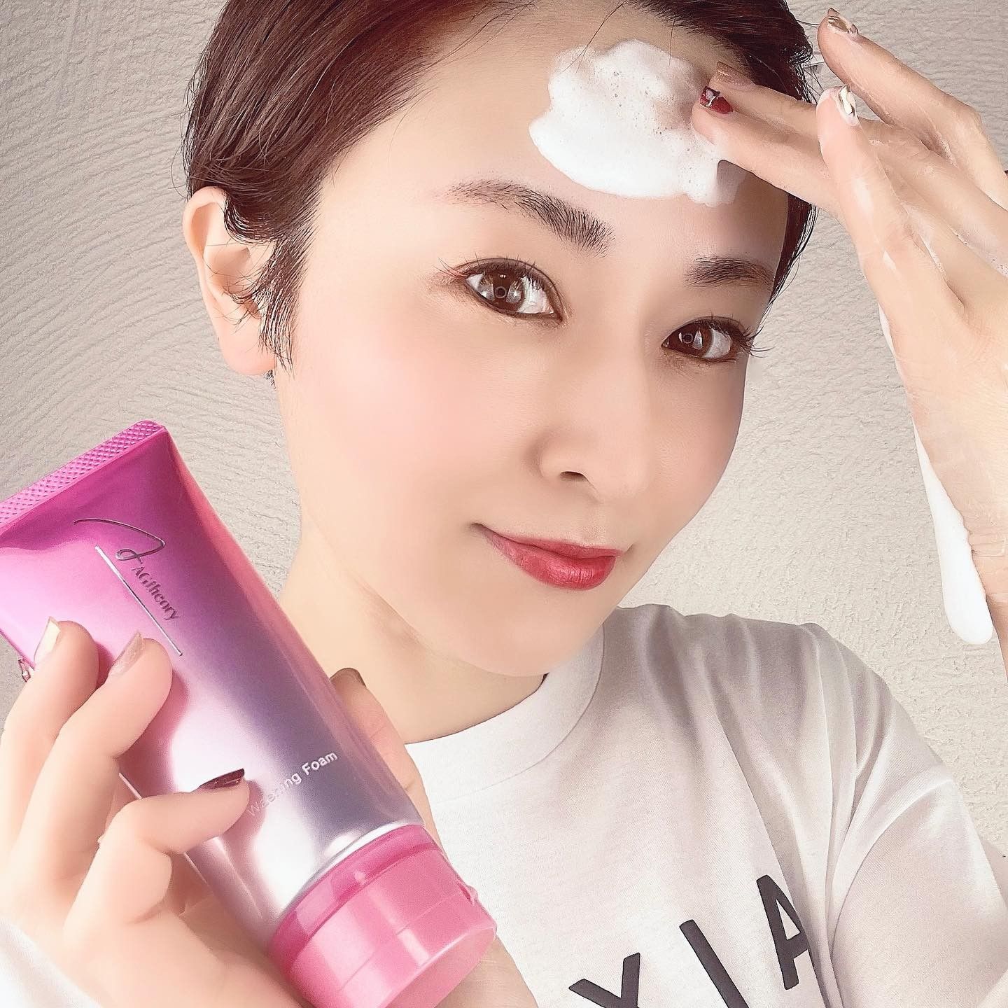 Густая пенка для умывания против возрастных изменения AG Theory AXXZIA — фото товара Axxzia