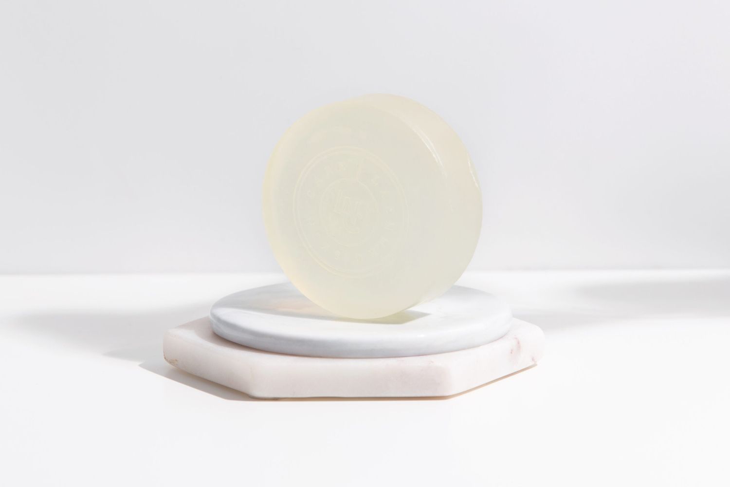 Мыло плацентарное с детокс-эффектом LNC Brightening Soap — фото товара Laennec Skincare