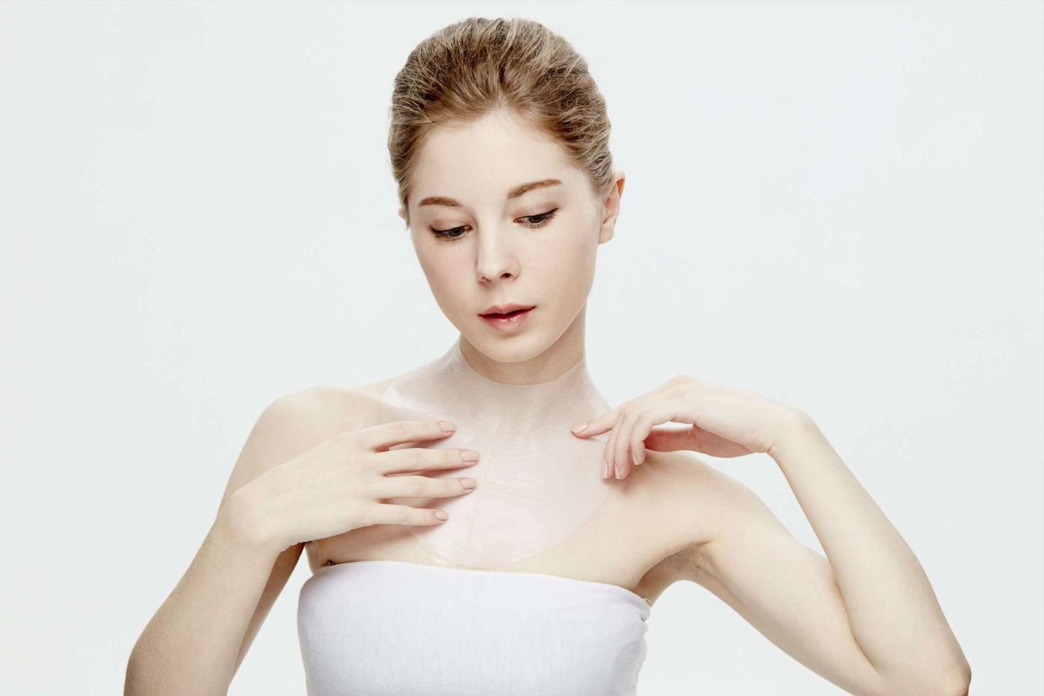 Антивозрастная увлажняющая маска для зоны декольте на биоцеллюлозной основе Timeless Truth Mask Bio Cellulose Anti-Aging Hydrating Cleavage Mask