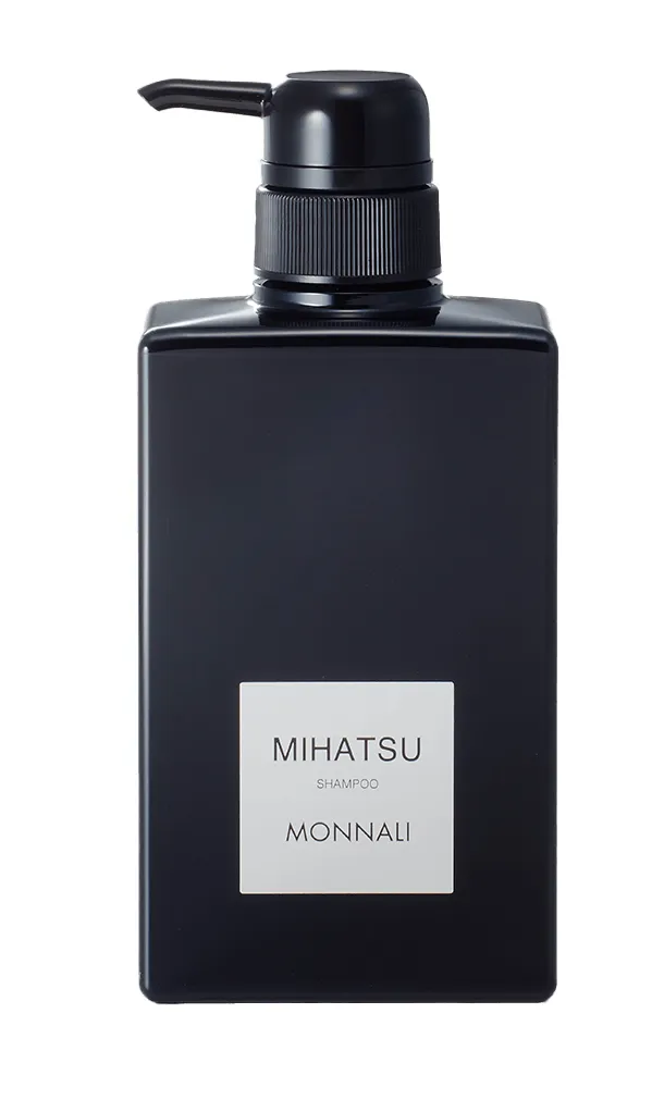 Черный шампунь для волос MIHATSU для ухода за редеющими волосами с функцией реконструкции волоса и уходом за кожей головы Monnali Mihatsu Shampoo