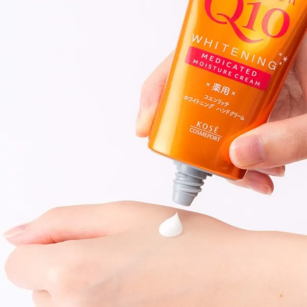 Увлажняющий крем для рук эффектом отбеливания Kose Cosmeport CoenRich Q10 Medicated Whitening Moisture Cream