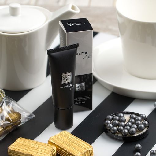 Жидкая тональная основа вуаль для лица с плацентой и коллагеном для профессионального ухода UTP SPF12 PA++ La PRECIA Veil Liquid Foundation — купить в Japrise Жидкая тональная основа вуаль для лица с плацентой и коллагеном для профессионального ухода UTP SPF12 PA++ La PRECIA Veil Liquid Foundation — фото товара Laennec Skincare