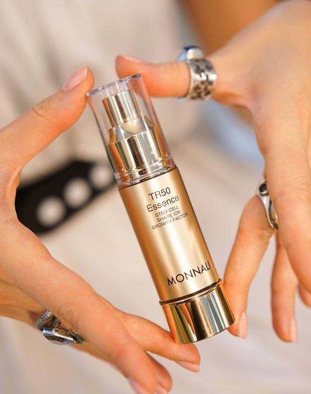 Концентрированная омолаживающая сыворотка для устранения пигментации и повышения упругости и эластичности кожи Monnali TR50 Essence — купить в Japrise Концентрированная омолаживающая сыворотка для устранения пигментации и повышения упругости и эластичности кожи Monnali TR50 Essence — фото товара MONNALI